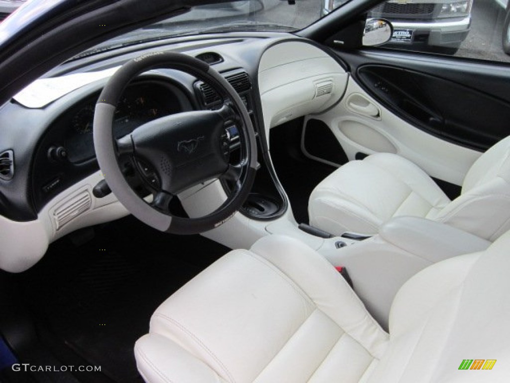 White Interior 1995 Ford Mustang GT Convertible Photo #56420287