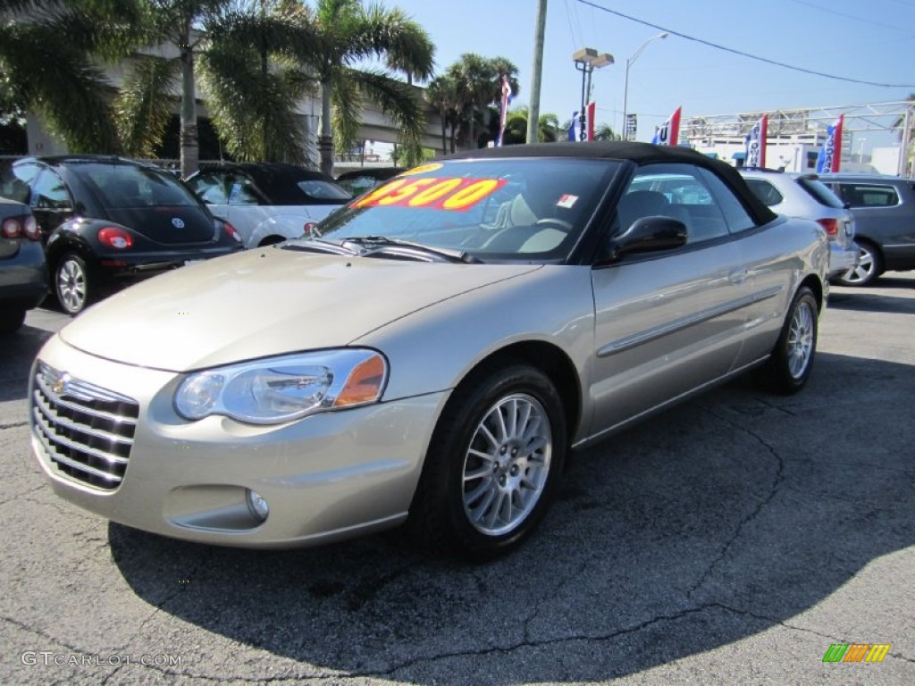 2005 Sebring Touring Convertible - Linen Gold Metallic / Light Taupe photo #7