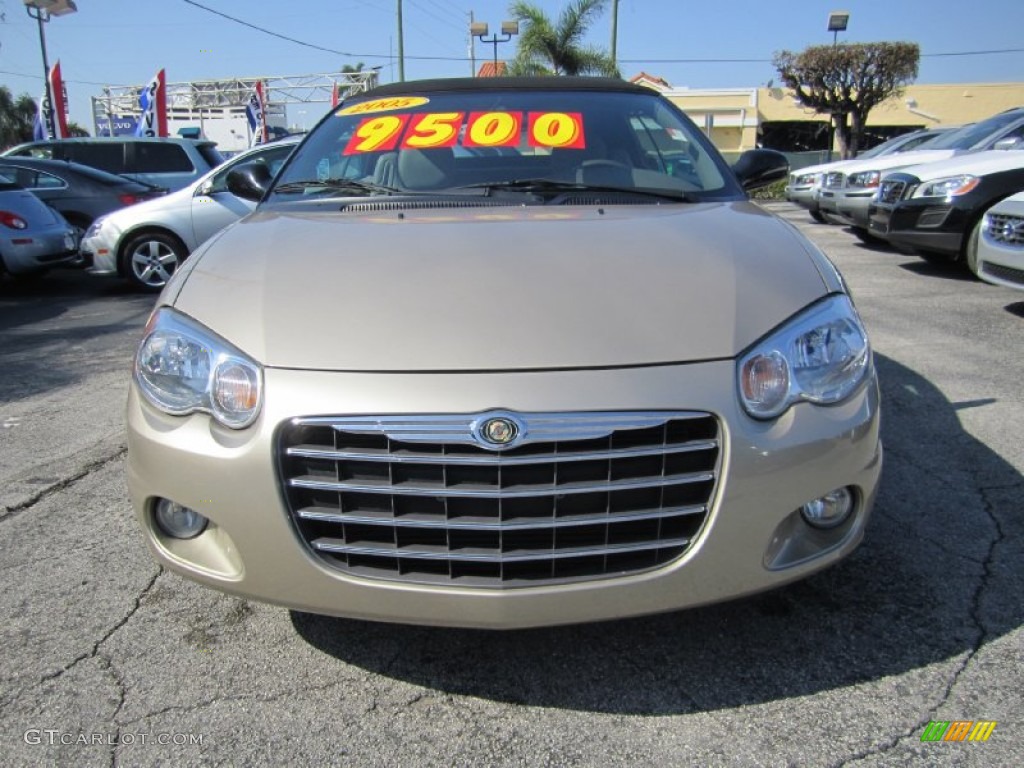 2005 Sebring Touring Convertible - Linen Gold Metallic / Light Taupe photo #8