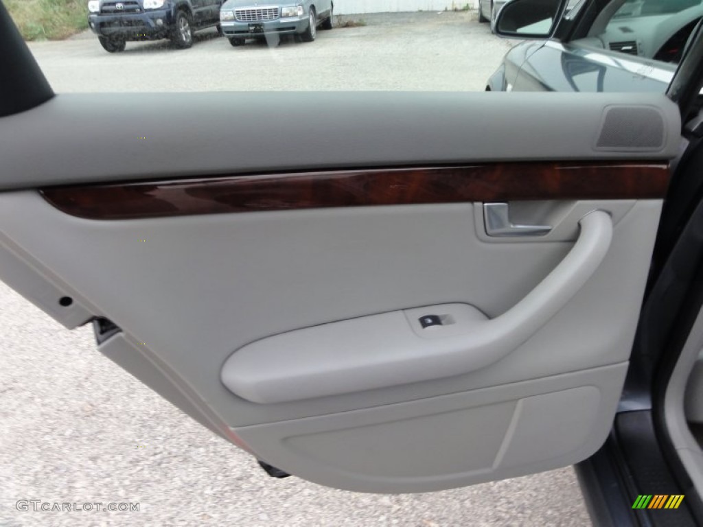 2005 Audi A4 3.0 quattro Avant Door Panel Photos