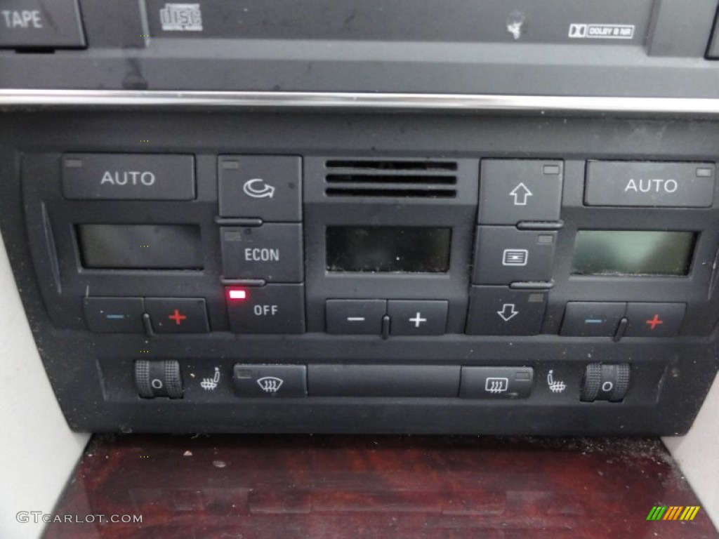 2005 Audi A4 3.0 quattro Avant Controls Photo #56422708