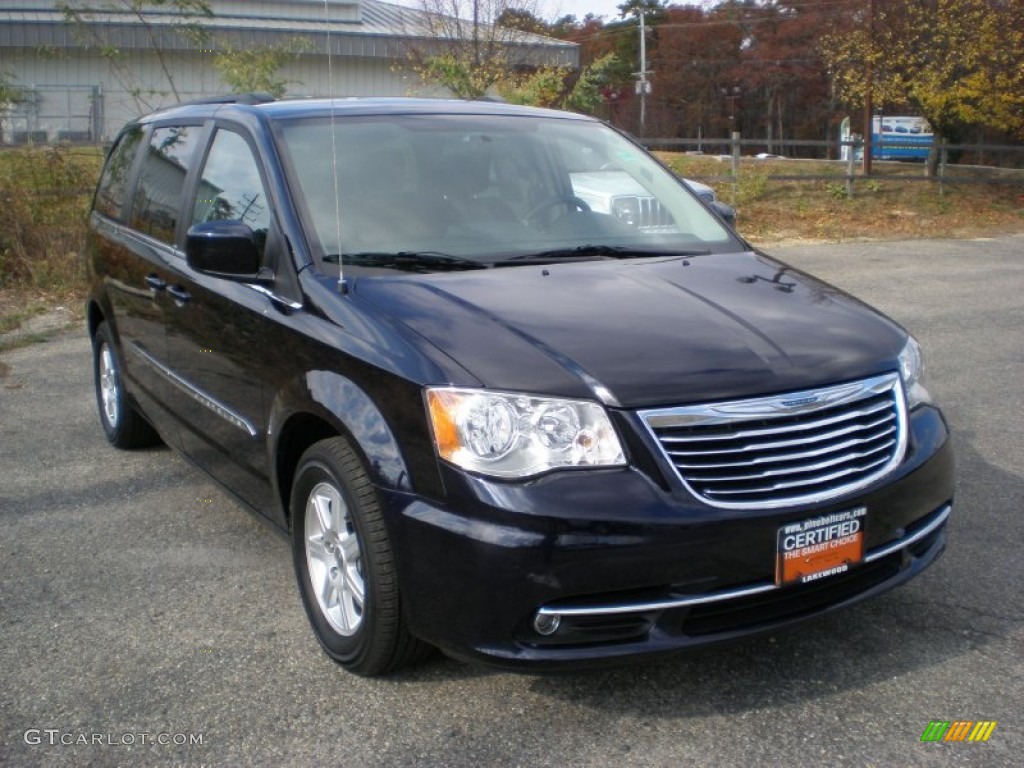 2011 Town & Country Touring - Blackberry Pearl / Black/Light Graystone photo #3