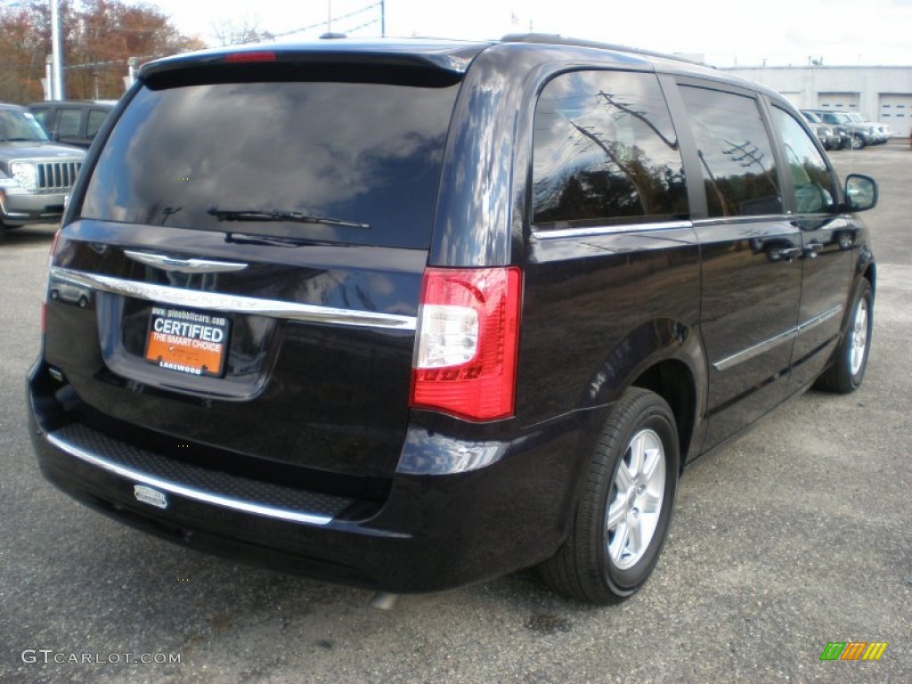 2011 Town & Country Touring - Blackberry Pearl / Black/Light Graystone photo #5