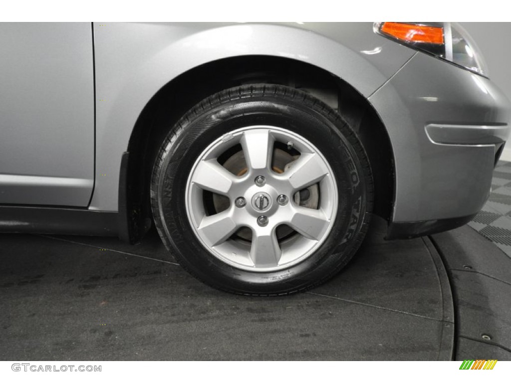 2009 Nissan Versa 1.8 SL Hatchback Wheel Photos
