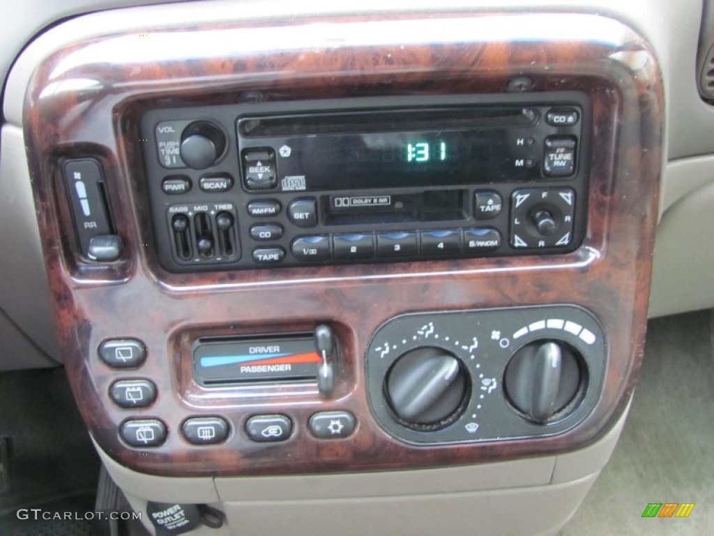 1999 Town & Country LXi - Candy Apple Red Metallic / Camel photo #5