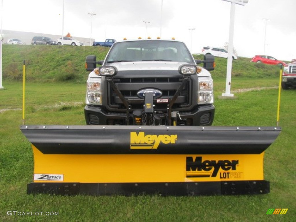 Oxford White 2012 Ford F350 Super Duty XL Regular Cab 4x4 Plow Truck Exterior Photo #56426626