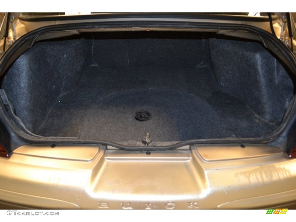 2004 Buick Regal LS Trunk Photo #56427913