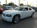 Cool Vanilla - Charger SE Photo No. 4