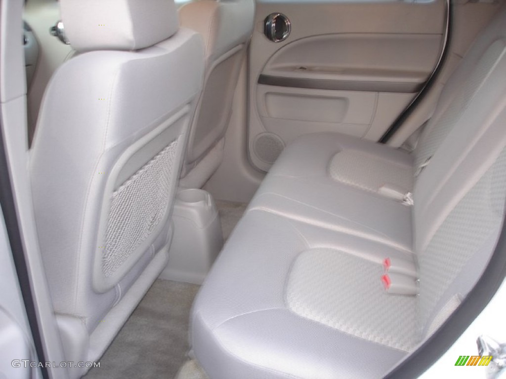 2011 HHR LT - Arctic Ice White / Gray photo #11