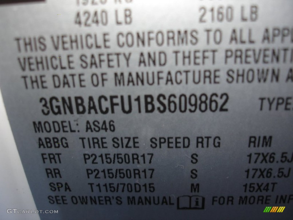 2011 HHR LT - Arctic Ice White / Gray photo #14