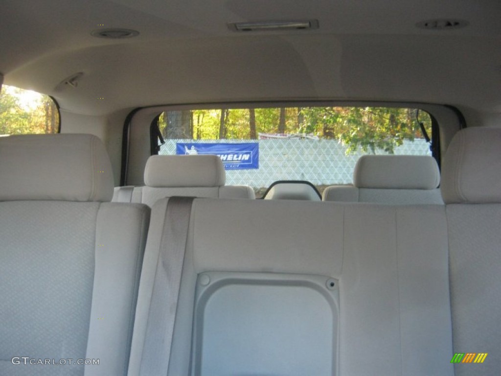 2007 Tahoe LS - Summit White / Light Cashmere/Ebony photo #15
