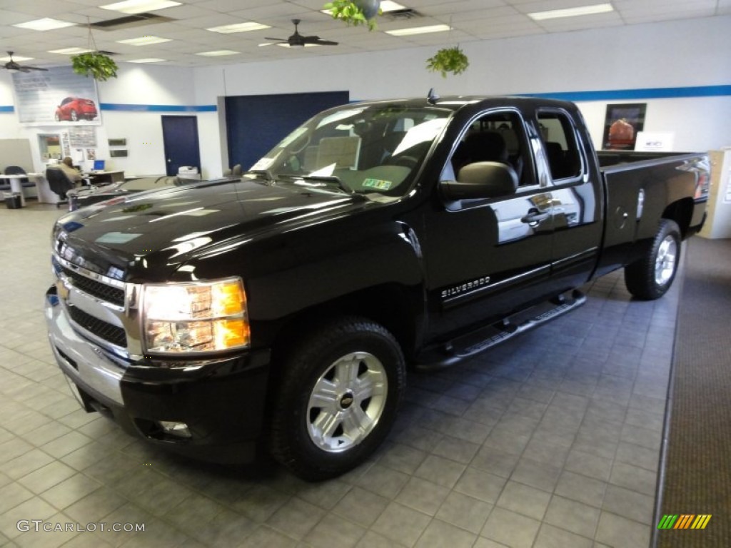 2011 Silverado 1500 LT Extended Cab 4x4 - Black / Ebony photo #2