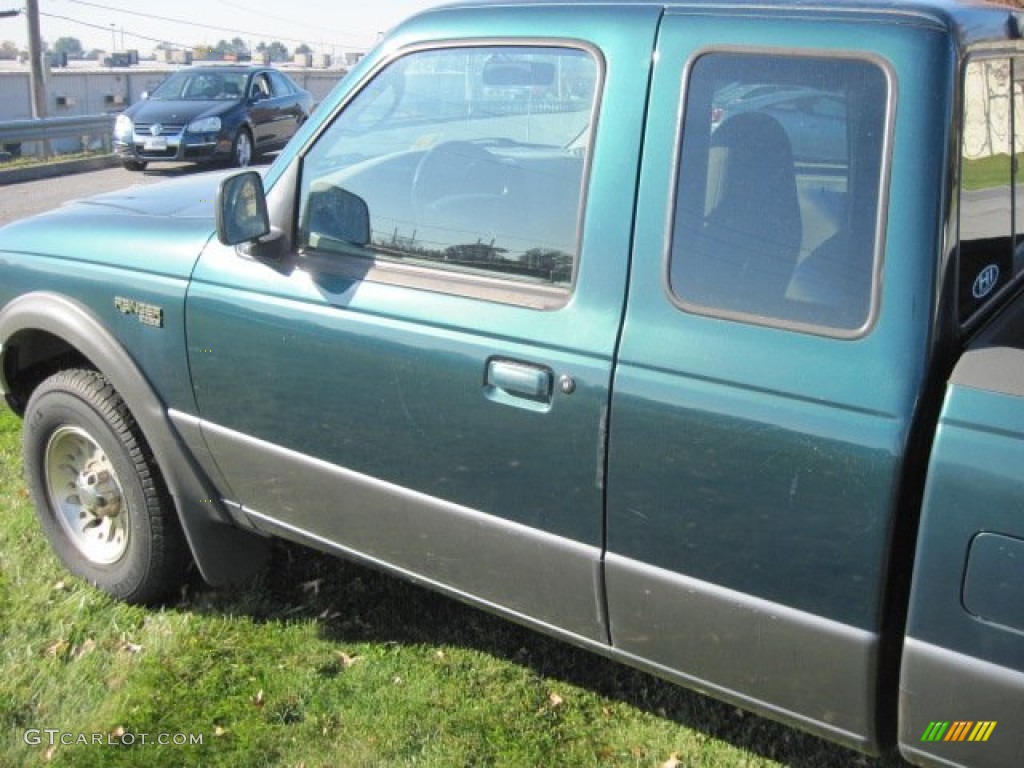 1998 Ranger XLT Extended Cab 4x4 - Deep Emerald Green Metallic / Medium Graphite photo #12