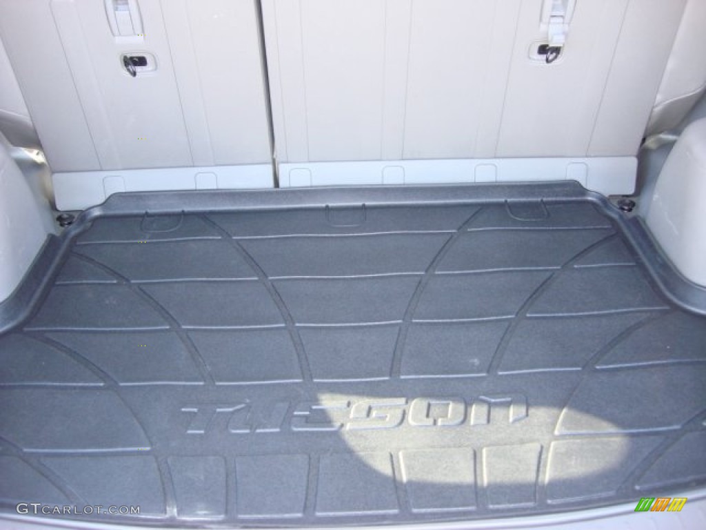2009 Hyundai Tucson GLS Trunk Photo #56447147