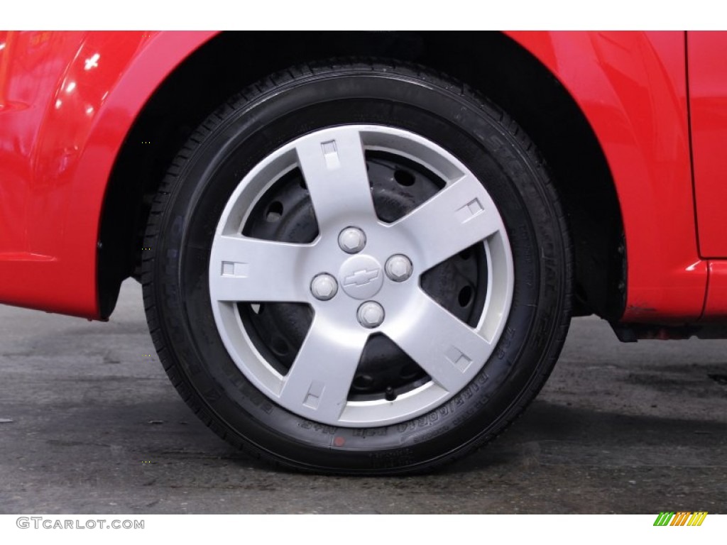 2010 Aveo LT Sedan - Victory Red / Charcoal photo #6