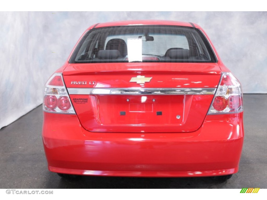 2010 Aveo LT Sedan - Victory Red / Charcoal photo #9