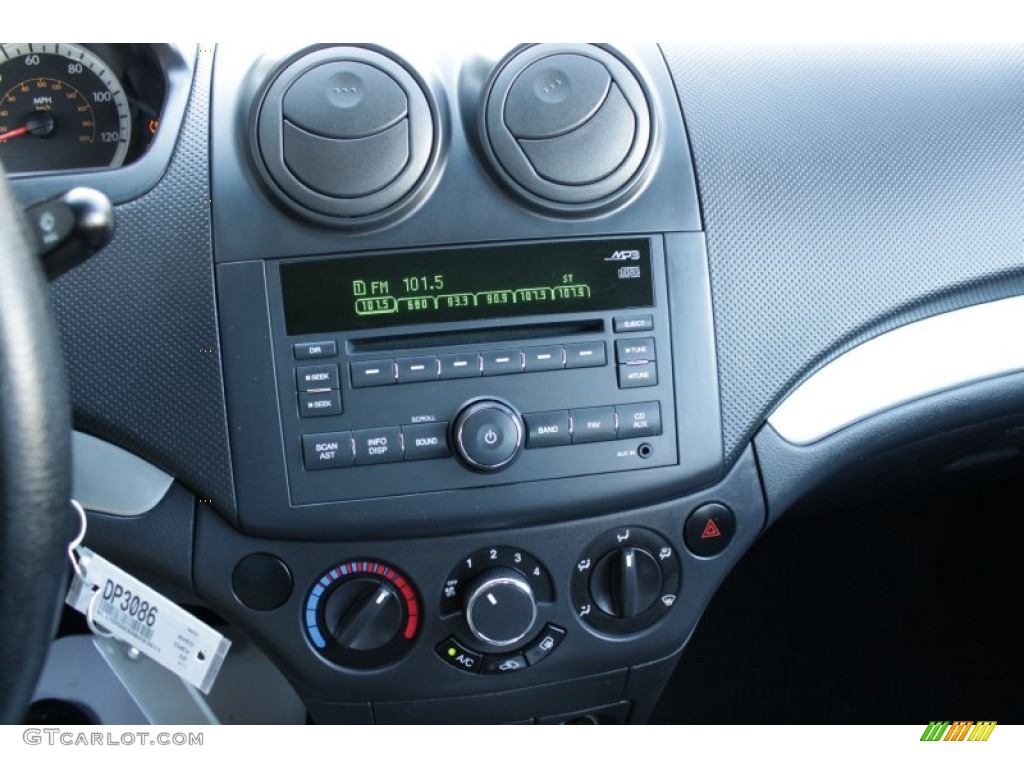 2010 Aveo LT Sedan - Victory Red / Charcoal photo #22
