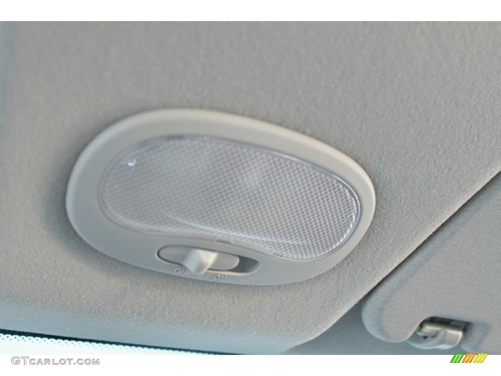 2010 Aveo LT Sedan - Victory Red / Charcoal photo #23