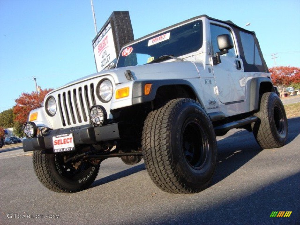 Bright Silver Metallic 2004 Jeep Wrangler X 4x4 Exterior Photo #56455670