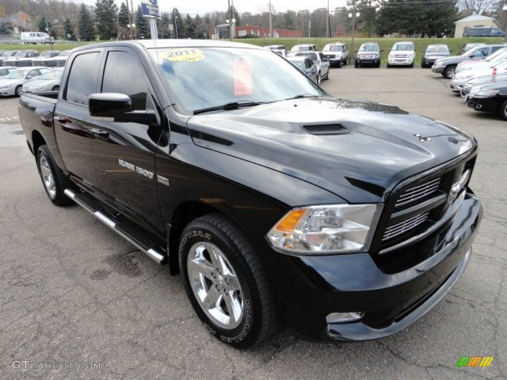 2011 Ram 1500 Sport Crew Cab 4x4 - Brilliant Black Crystal Pearl / Dark Slate Gray photo #6