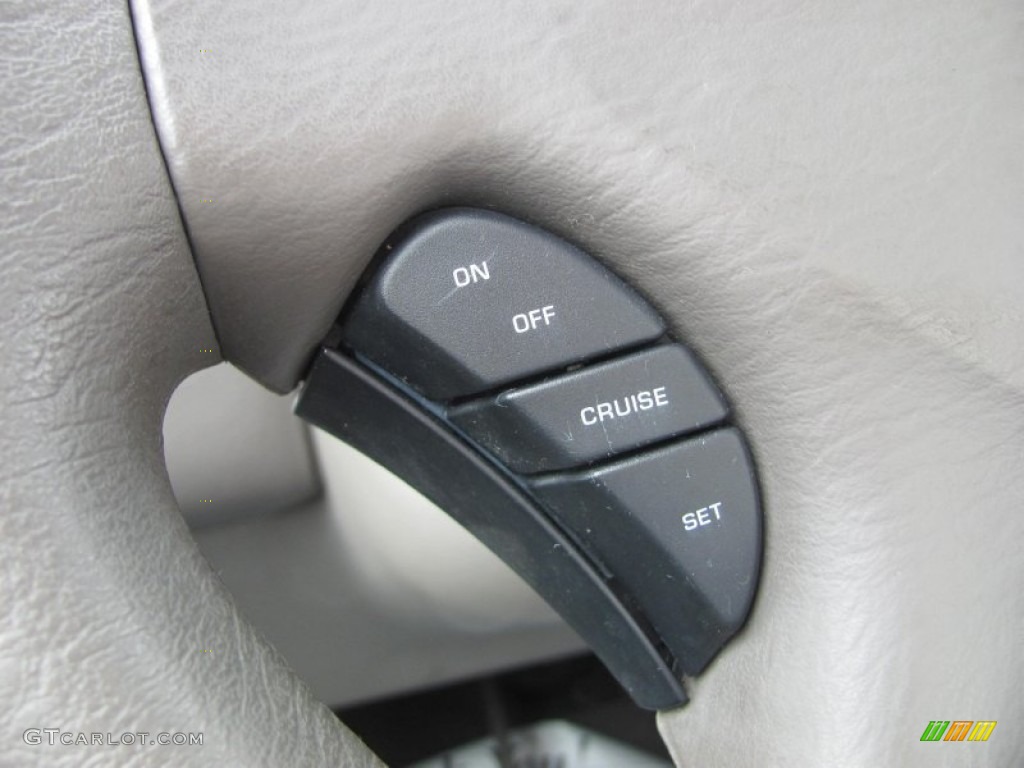 2002 Caravan SE - Patriot Blue Pearl / Taupe photo #5