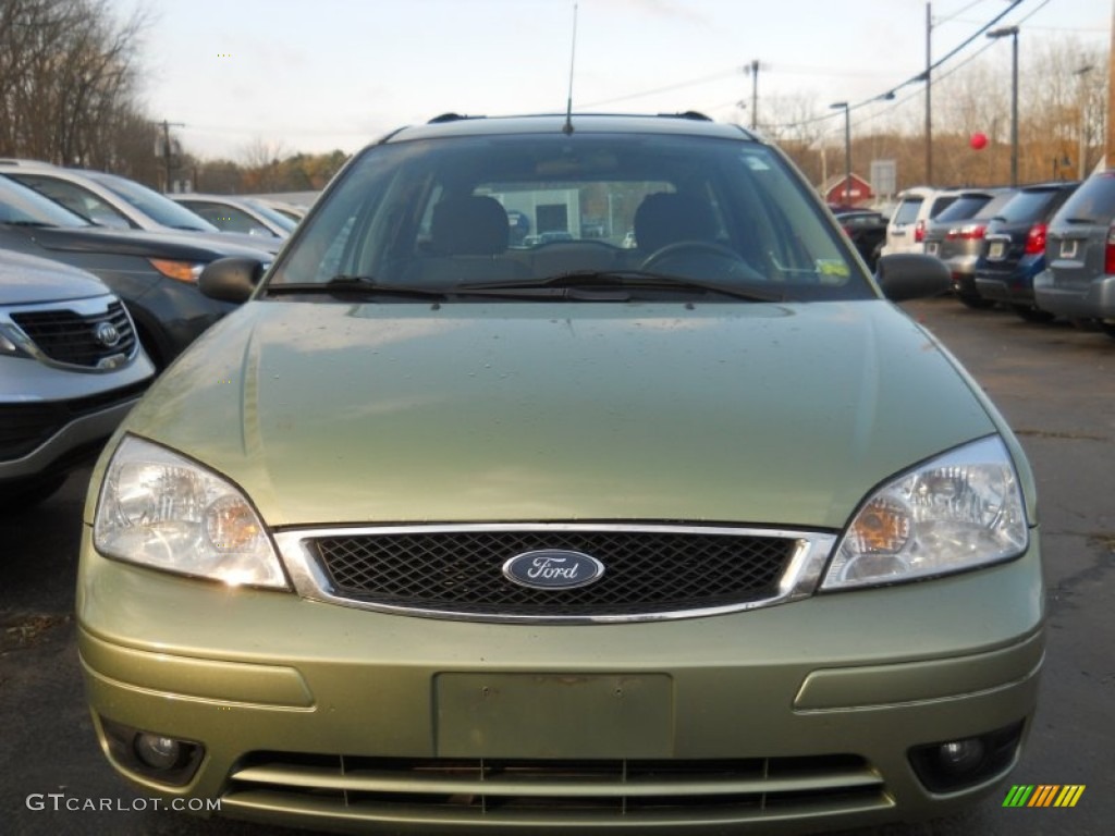 2007 Focus ZXW SES Wagon - Kiwi Green Metallic / Dark Pebble/Light Pebble photo #16