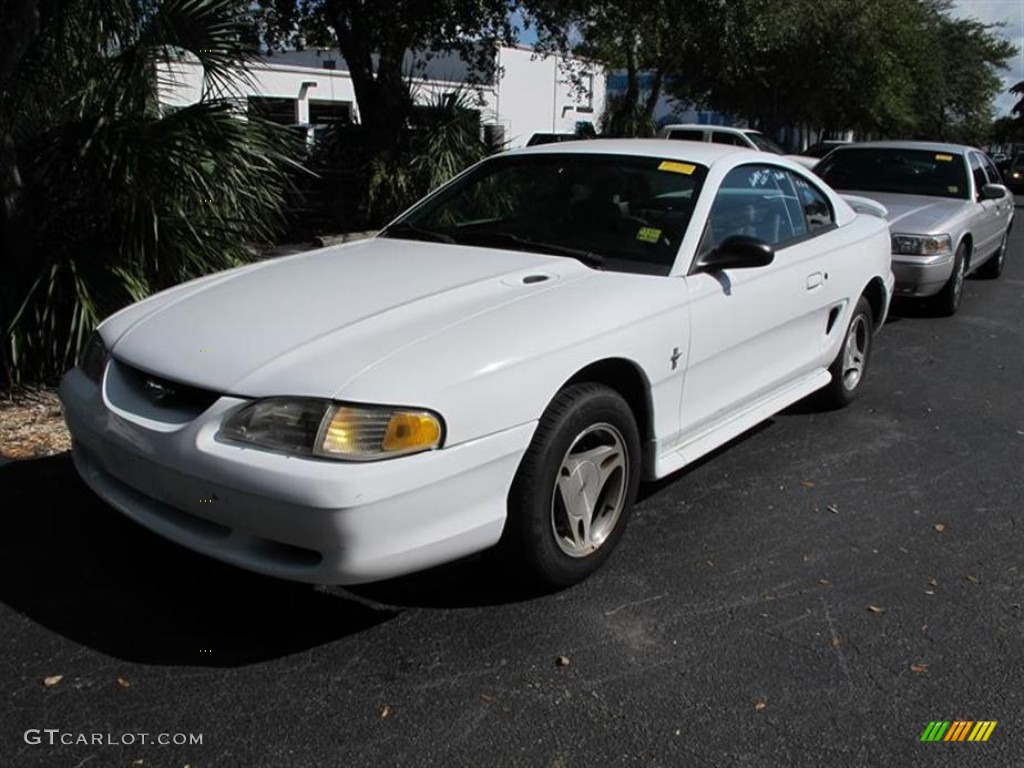 Ultra White 1998 Ford Mustang V6 Coupe Exterior Photo #56459561
