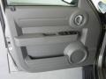 2007 Light Khaki Metallic Dodge Nitro SXT  photo #24