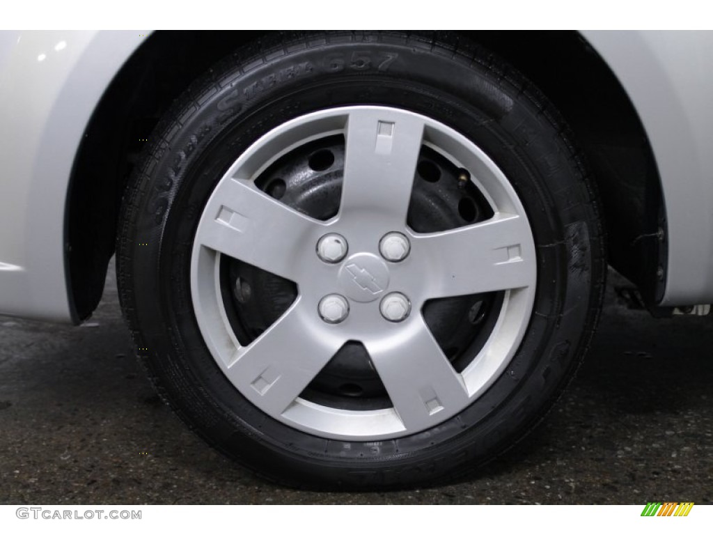 2010 Aveo LT Sedan - Cosmic Silver / Charcoal photo #6