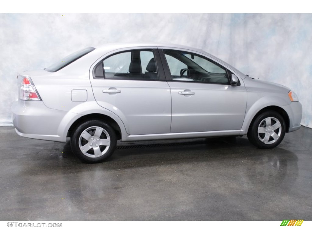 2010 Aveo LT Sedan - Cosmic Silver / Charcoal photo #10