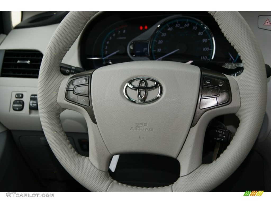 2012 Sienna XLE AWD - Super White / Light Gray photo #14