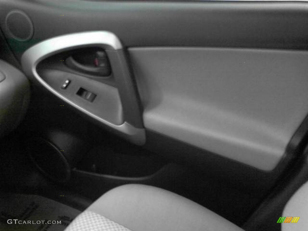 2008 RAV4 I4 - Black / Ash photo #11