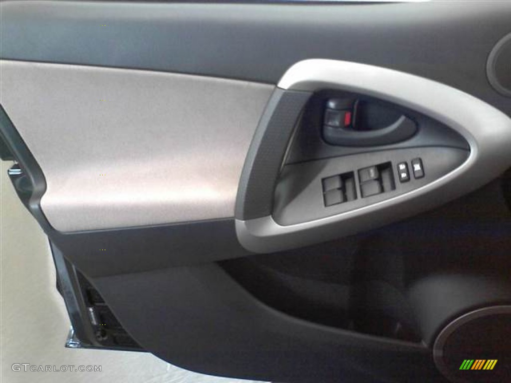 2008 RAV4 I4 - Black / Ash photo #12