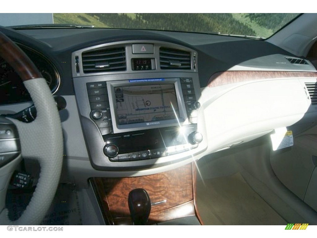 2011 Avalon Limited - Cypress Green Pearl / Light Gray photo #6