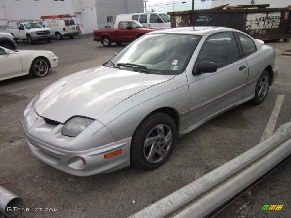 2002 Sunfire SE Coupe - Ultra Silver Metallic / Graphite photo #1