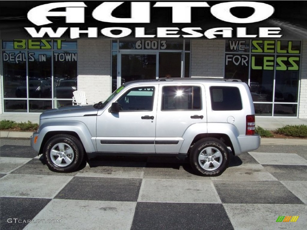 Bright Silver Metallic Jeep Liberty