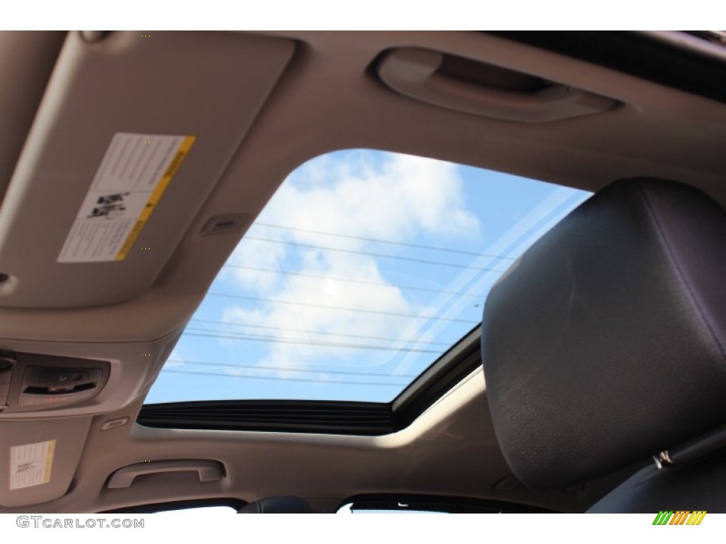 2011 BMW 5 Series 550i xDrive Sedan Sunroof Photos
