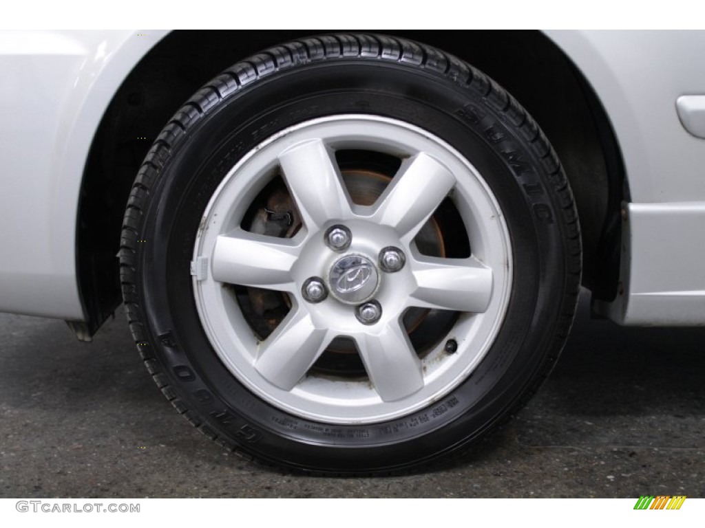 2004 Hyundai Accent GT Coupe Wheel Photos