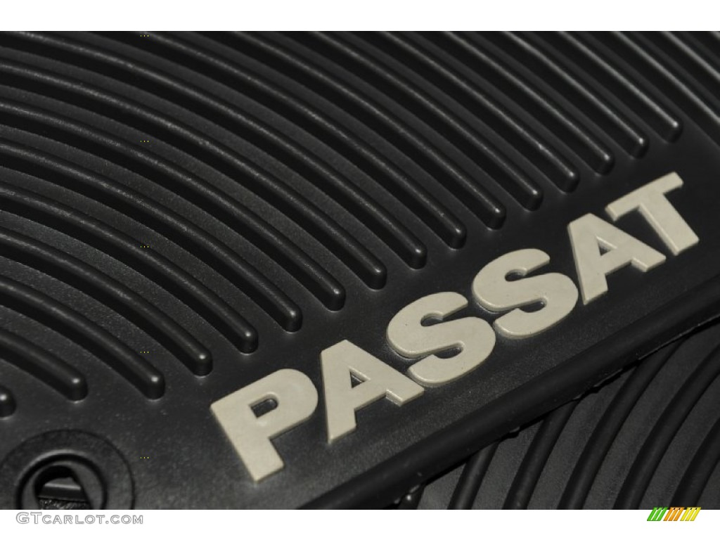 2007 Passat 3.6 Wagon - Deep Black / Pure Beige photo #50