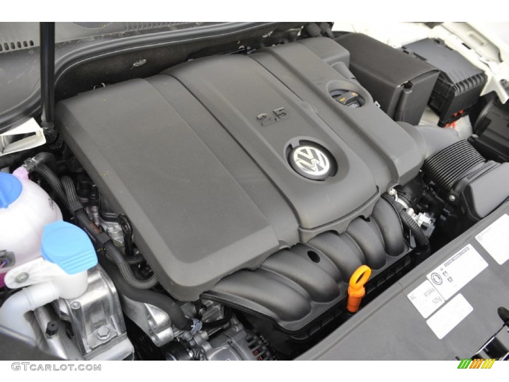 2012 Volkswagen Golf 4 Door Engine Photos