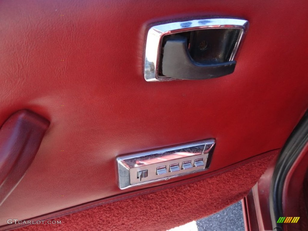 1984 Mustang LX 5.0 Convertible - Medium Canyon Red Metallic / Red photo #21