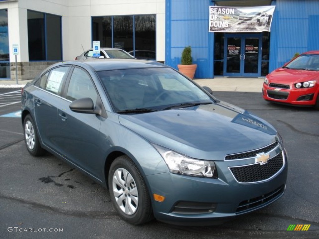 2012 Cruze LS - Blue Granite Metallic / Jet Black/Medium Titanium photo #2