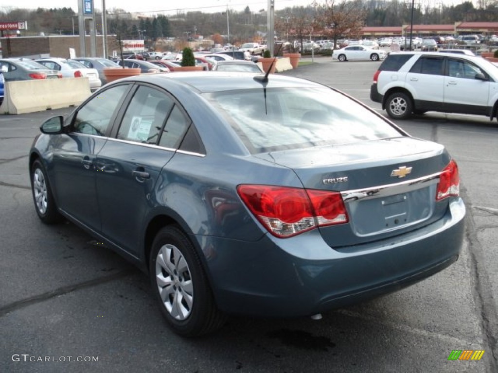 2012 Cruze LS - Blue Granite Metallic / Jet Black/Medium Titanium photo #6
