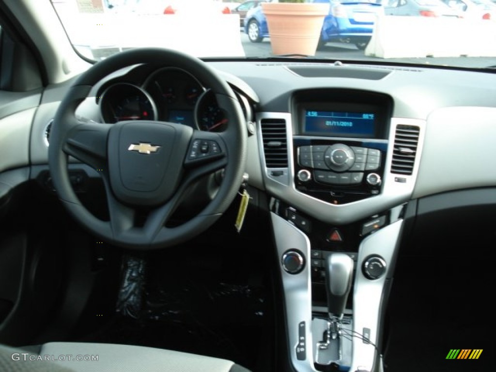 2012 Cruze LS - Blue Granite Metallic / Jet Black/Medium Titanium photo #10