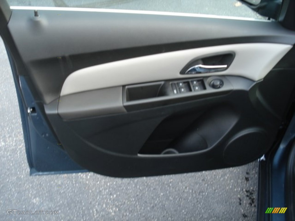 2012 Cruze LS - Blue Granite Metallic / Jet Black/Medium Titanium photo #12