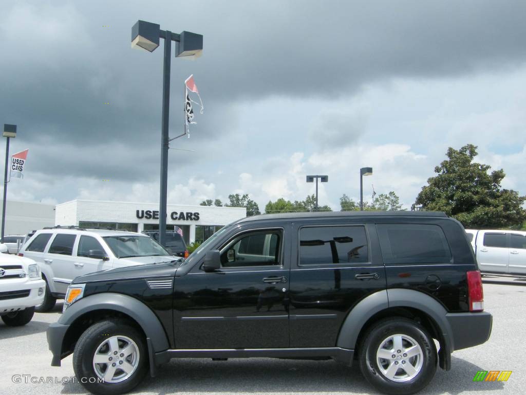 2007 Nitro SXT - Black / Dark Slate Gray photo #2