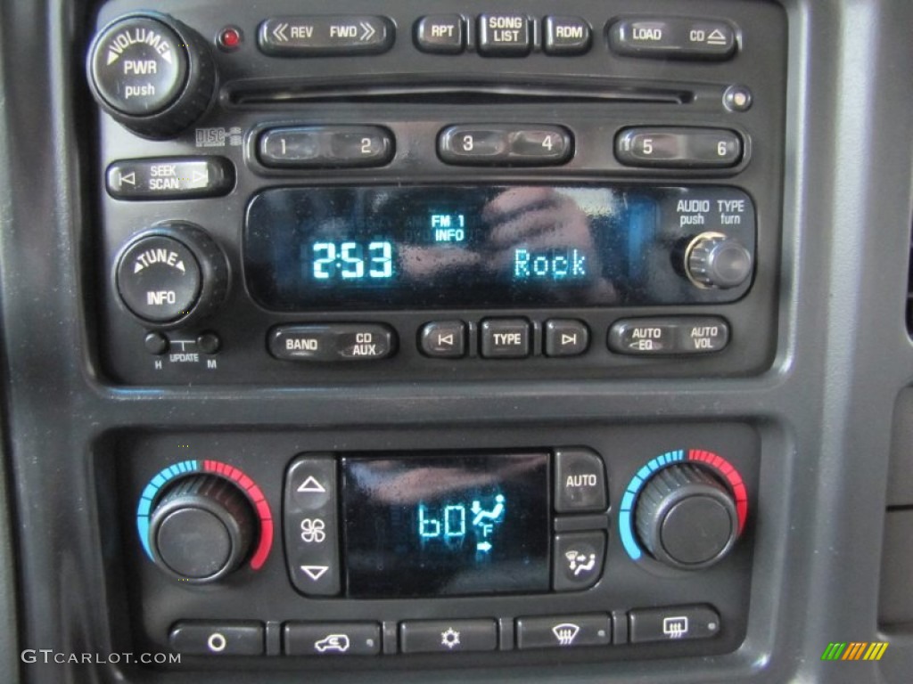 2006 Chevrolet Suburban LT 1500 4x4 Controls Photo #56484489