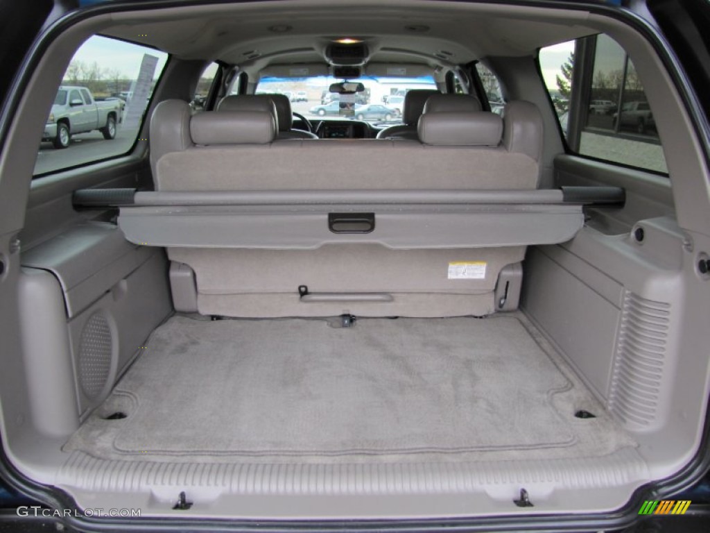 2006 Chevrolet Suburban LT 1500 4x4 Trunk Photos