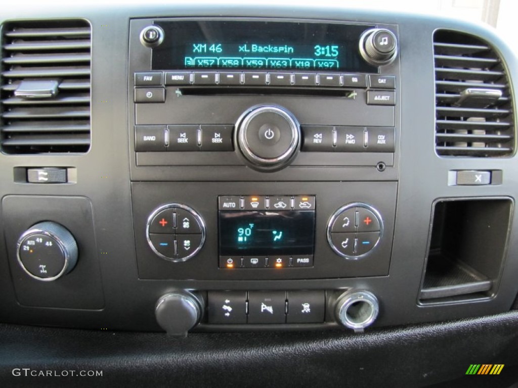 2008 Chevrolet Silverado 1500 LT Crew Cab 4x4 Controls Photo #56484828