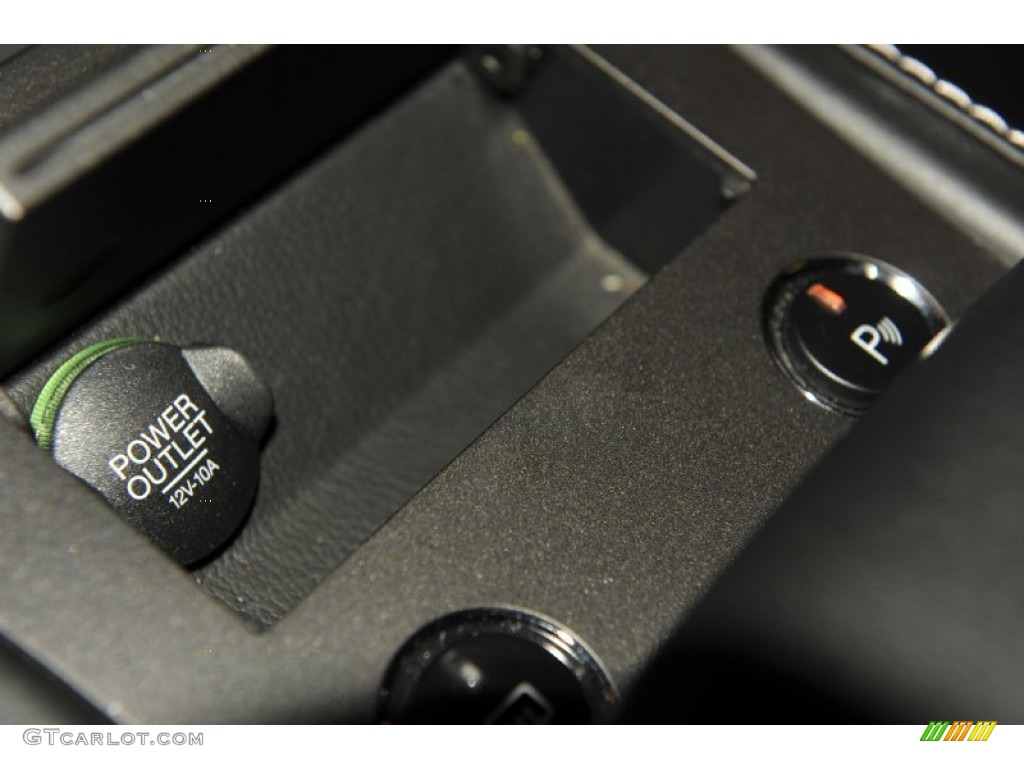 2008 Aston Martin V8 Vantage Roadster Controls Photo #56486134